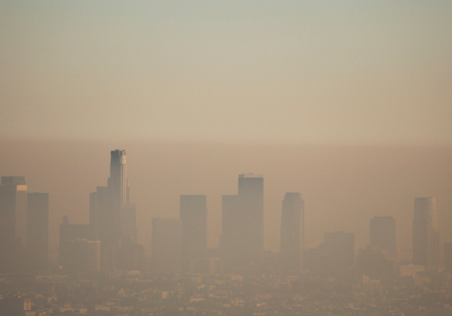 Image of Los Angeles covered in a layer of smog