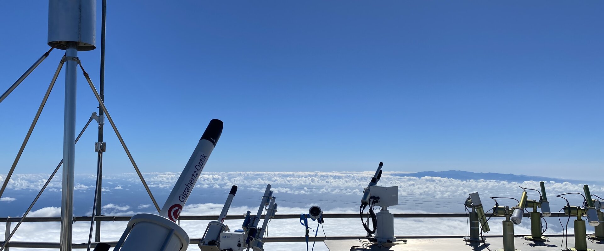 The BTS-Solar array spectroradiometer deployed at the 19ENV04 EMPIR MAPP field campaign at Izaña, Tenerife, September 2022. © Gigahertz Optik GmbH The BTS-Solar array spectroradiometer deployed at the 19ENV04 EMPIR MAPP field campaign at Izaña, Tenerife, September 2022